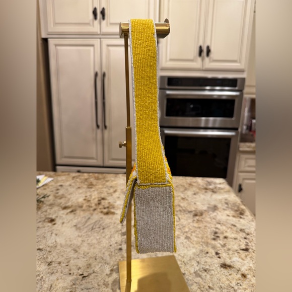 Sunflower Beaded Shoulder Bag - Yellow and White - Picture 4 of 7